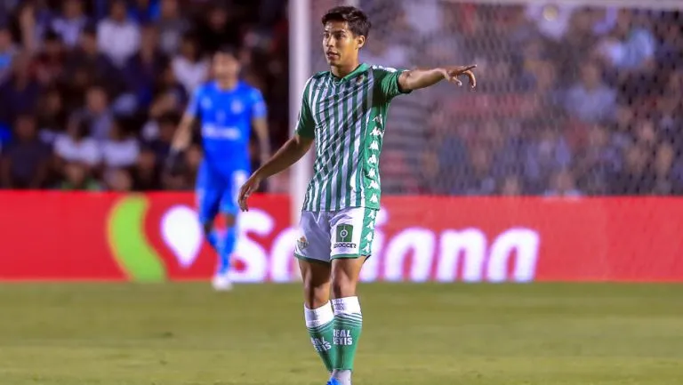 IMAGO7 Diego Lainez durante un partido con el Real Betis
