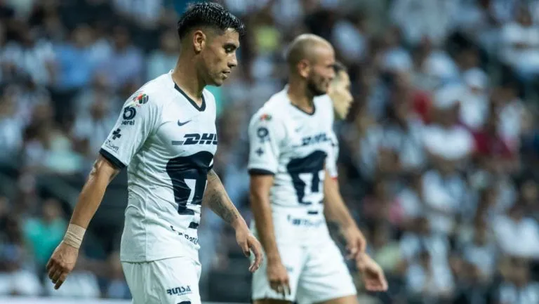 MIGUEL PONTÓN Jugadores de Pumas se lamentan tras derrota ante Rayados