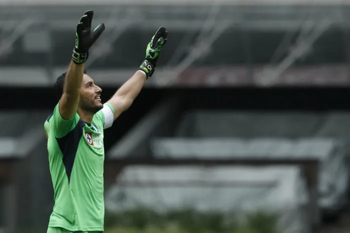 IMAGO7 Corona, en un partido de Cruz Azul