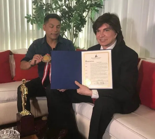 Camilo Sesto recibe un reconocimiento