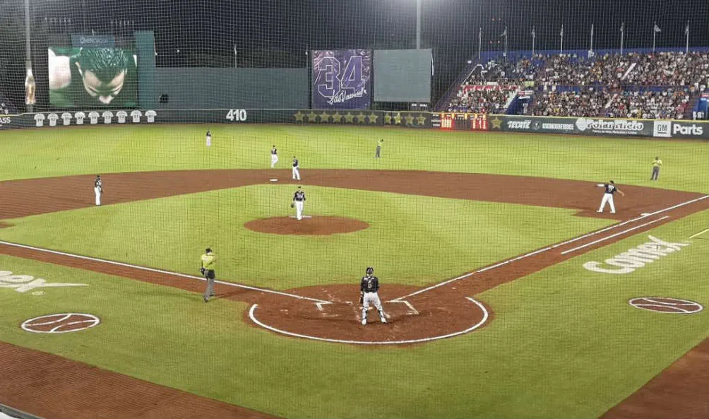 Diablos Rojos y Tigres se enfrentan en el diamante