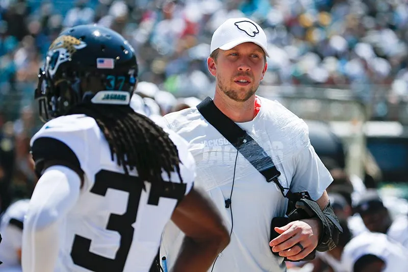 AP Nick Foles tras su lesión ante Chiefs