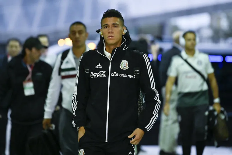 Héctor Moreno antes de un juego de la Selección Mexicana