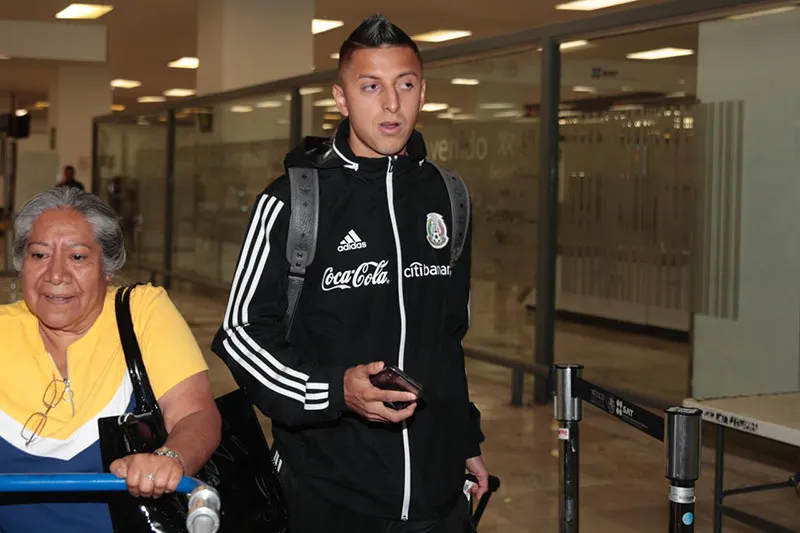 DANIEL GÁMEZ Roberto Alvarado llegando a la Ciudad de México