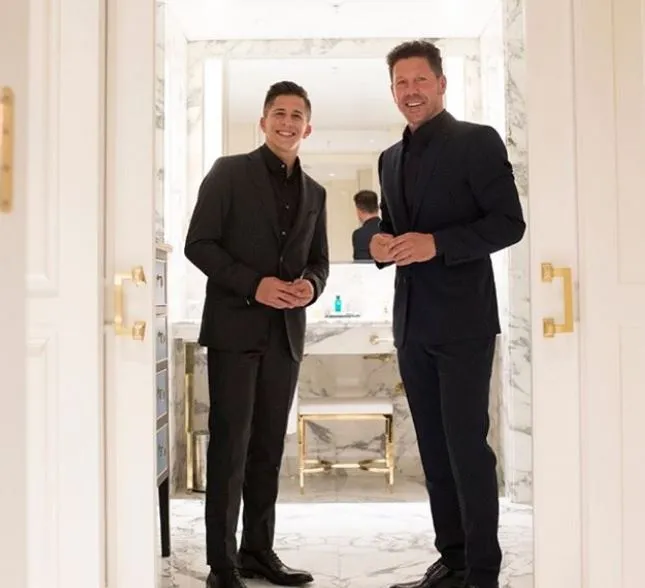 INSTAGRAM @GIULISIMEONE Giuliano y Diego Simeone posan para una fotografía