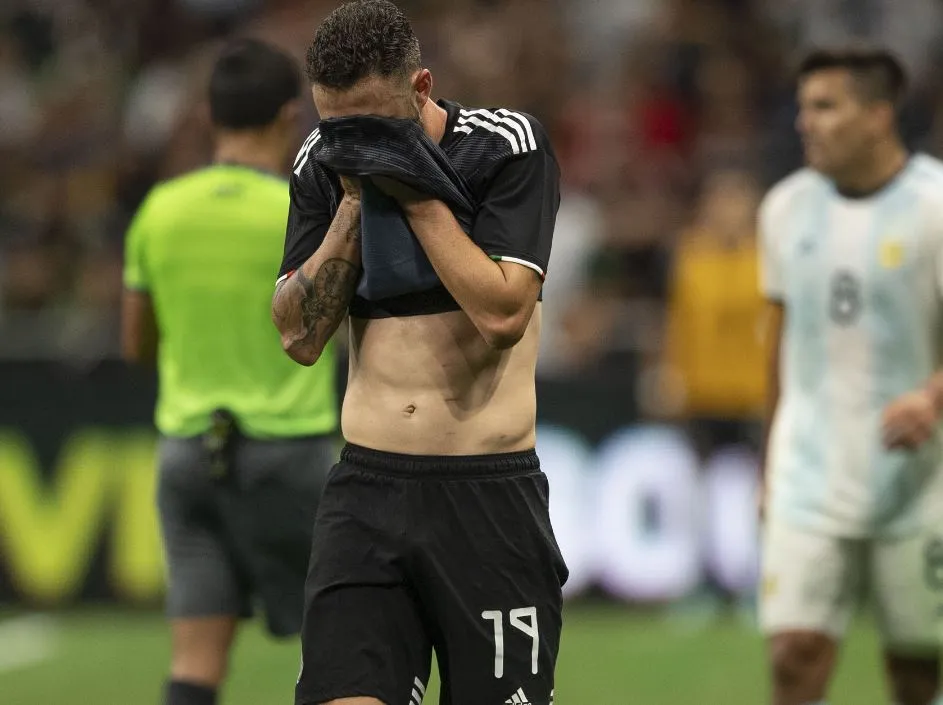 MEXSPORT Layún se lamenta tras caer contra Argentina