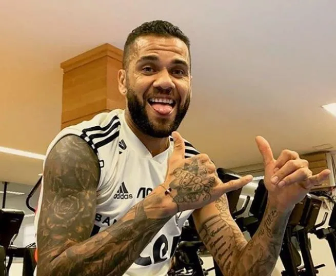 INSTAGRAM @DANIALVES Dani Alves posa para una fotografía