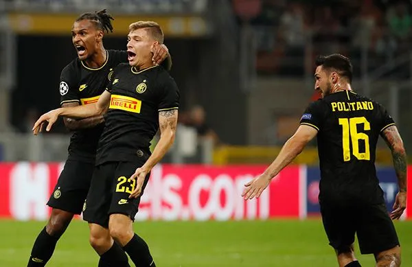 Nicolo Barella festeja el empate de Inter