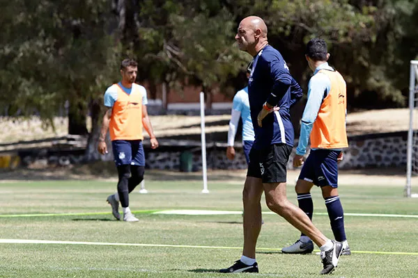 José Luis Sánchez Solá, en entrenamiento del Puebla