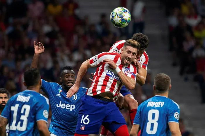 EFE Herrera, previo a hacer un remate