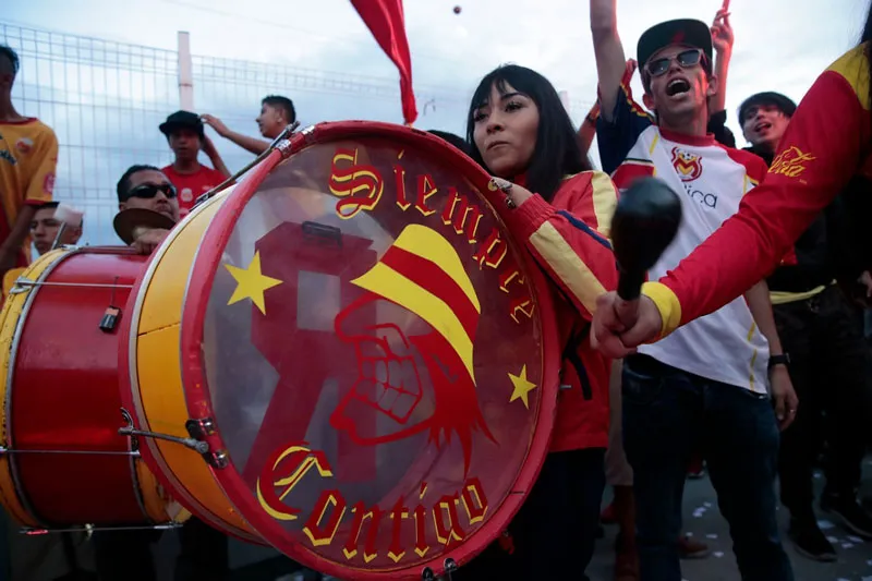 Afición de Morelia en el Estadio Morelos