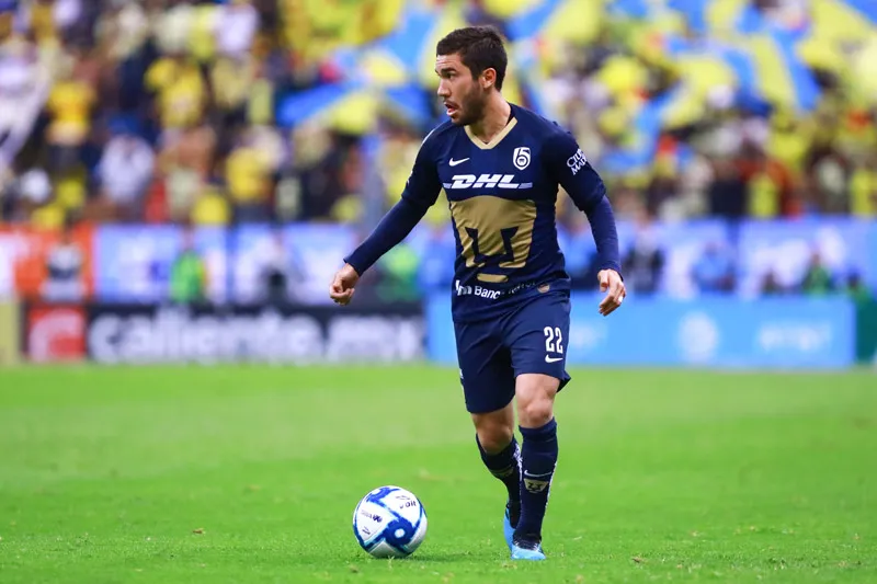 Vigón, durante el duelo contra el América en el Azteca