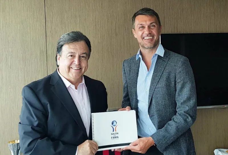 FACEBOOK SALÓN DE LA FAMA DEL FUTBOL INTERNACIONAL Paolo Maldini recibe su invitación