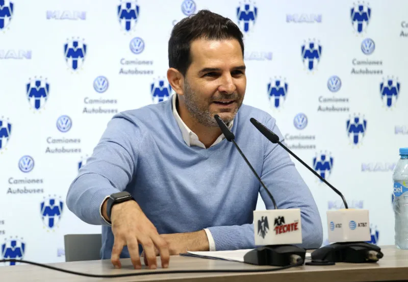 IMAGO7 Duilio Davino habla en conferencia de prensa