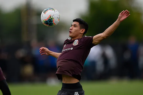 Edson entrena con la selección mexicana
