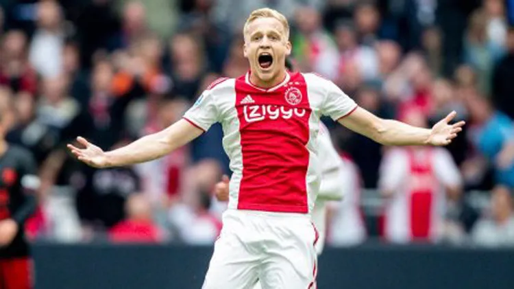 EFE El mediocampista holandés celebra una anotación