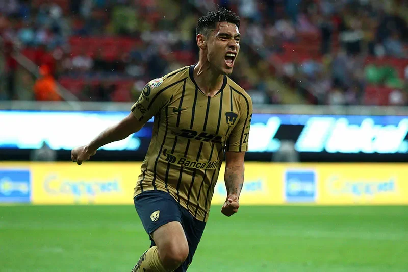 IMAGO7 Felipe Mora festeja un gol en el Estadio Akron
