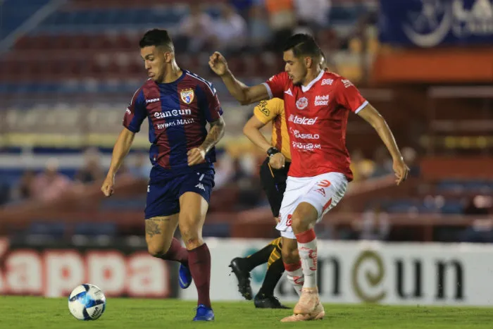 Esperón, en un partido de Atlante