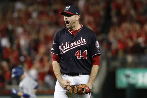 AP Daniel Hudson celebra durante el partido