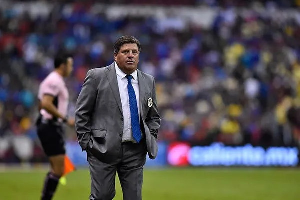Miguel Herrera durante el Cruz Azul vs América de este sábado