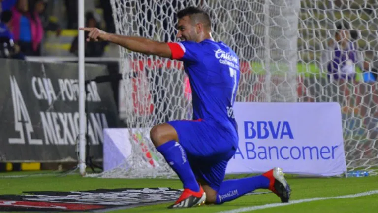 Cauteruccio celebra una anotación con La Máquina