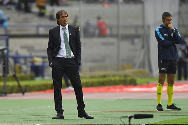 Almada, durante el Pumas vs Santos