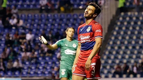 Oswaldo Alanís se lamenta tras una falla