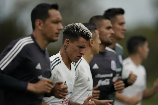 Cristian Calderón en entrenamiento del Tri