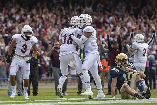 MEXSPORT Los jugadores de Burros Blancos festejan una anotación