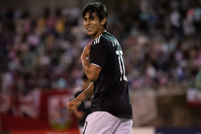 Macías durante el duelo ante Bermudas