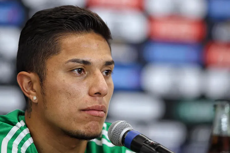 Carlos Salcedo en la conferencia de la selección