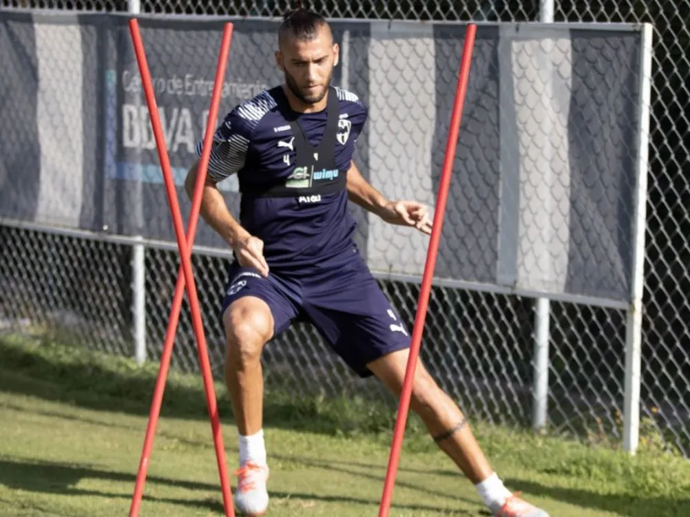Nico Sánchez en el entrenamiento de Rayados