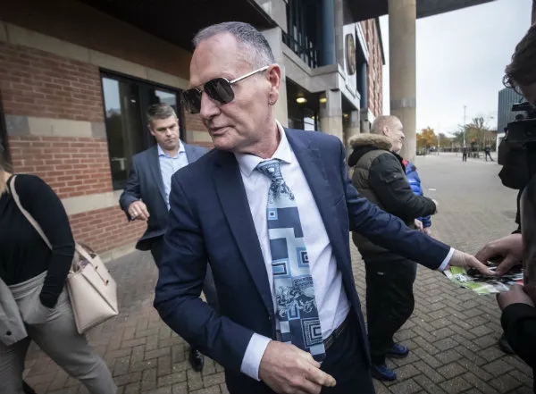 AP Paul Gascoigne a las afueras de la Corte de la Corona en Teesside