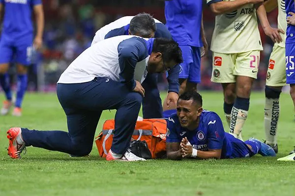 IMAGO7 La lesión de Yotún en el partido contra América