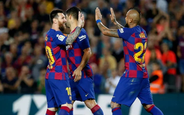 FACEBOOK FC BARCELONA Messi y Vidal, en festejo de gol