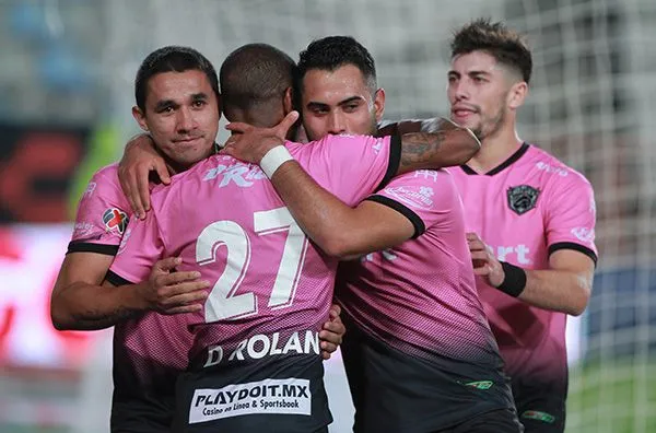 Los jugadores de Juárez festejan la victoria