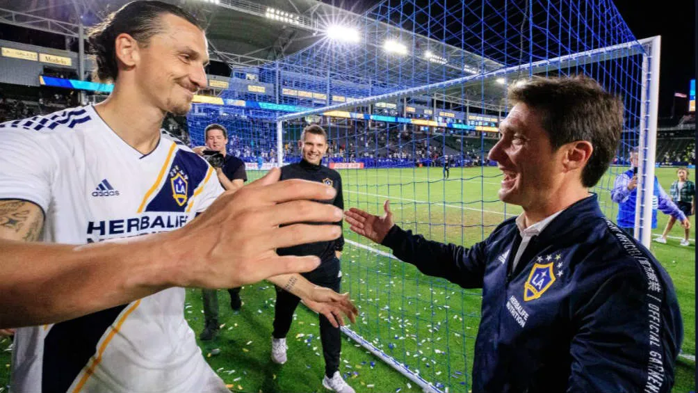 TWITTER @LAGalaxy Zlatan y el coach, Schelotto
