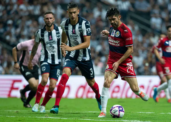 MIGUEL PONTÓN Oribe controla el balón