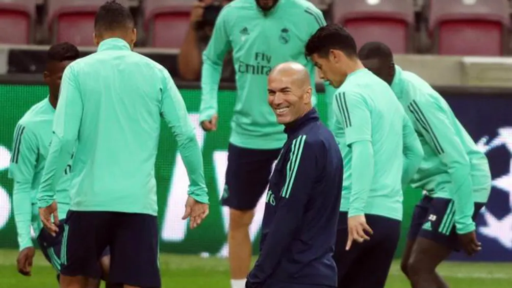 EFE Zidane sonríe durante un entrenamiento del Real Madrid
