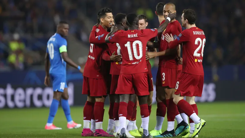 Elementos Reds festejan un tanto en Bélgica