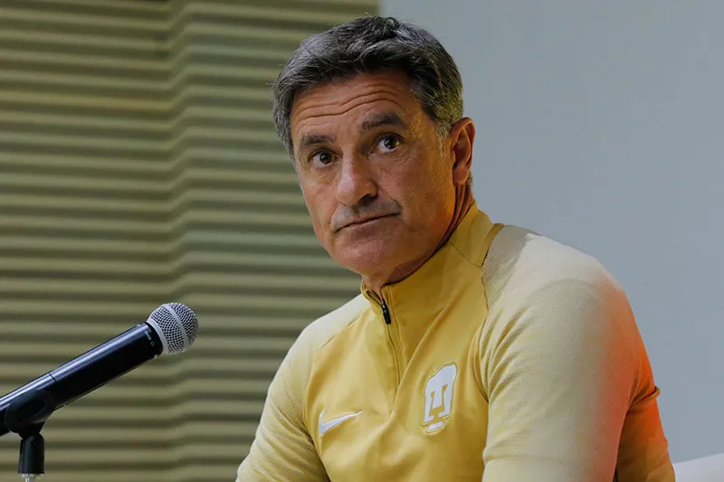 IMAGO7 Míchel en conferencia de prensa