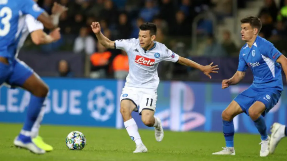 Lozano en partido de Champions ante en el KRC Genk