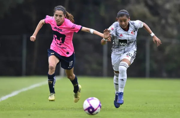 IMAGO7 Acción del Pumas vs Atlas