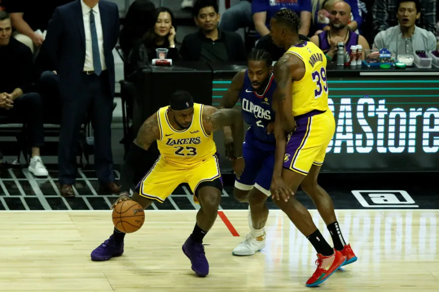 James Lebron en partido de los Lakers James Lebron en partido de los Lakers