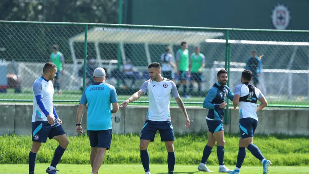 MIGUEL PONTON El plantel de Cruz Azul en la práctica del día de hoy en la Noria