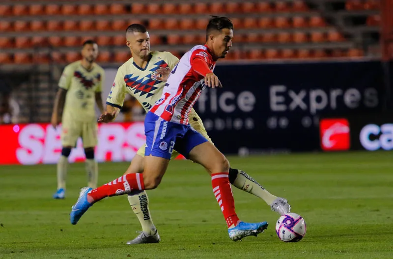 IMAGO7 Guido Rodríguez disputan un balón