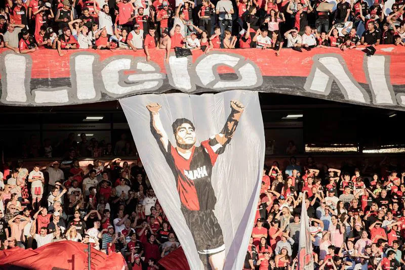 De 1993 a 1994 Maradona jugó en Newell's
