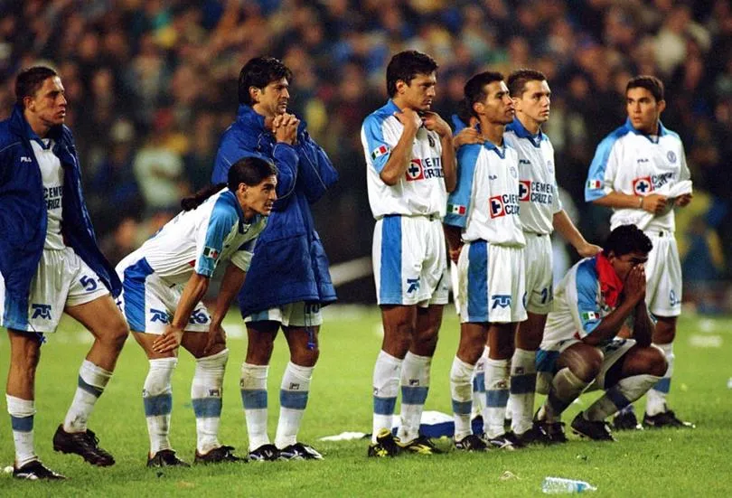 Jugadores de Cruz Azul en tanda de penaltis contra Boca