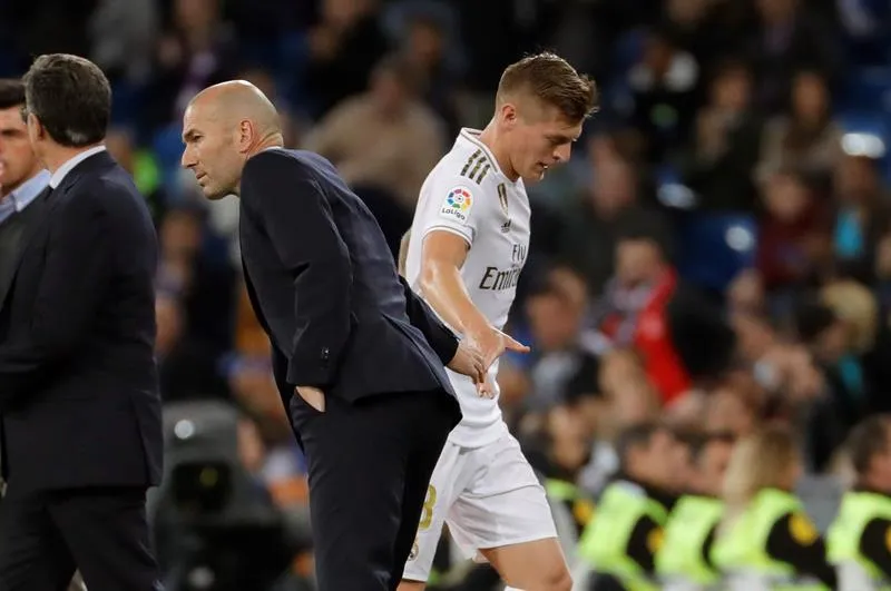 Zidane junto a Toni Kross en el juego ante Leganés