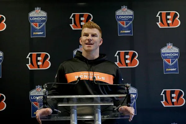 Andy Dalton en una conferencia de prensa